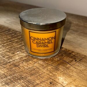 Bath & Body Works Cinnamon Caramel Swirl Single Wick Candle